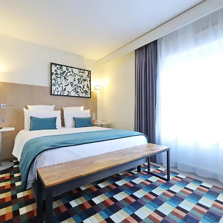 מלון Mercure Centre Porte Des Alpes