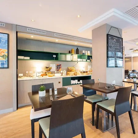Mercure Centre Porte Des Alpes Hotel 4*