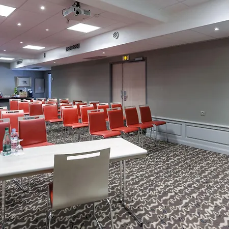 Mercure Centre Porte Des Alpes 4* גרנובל