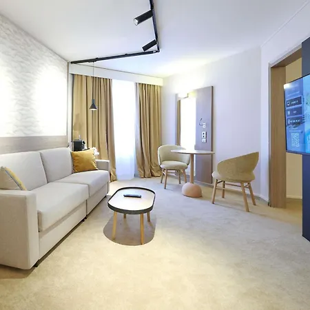 Mercure Centre Porte Des Alpes מלון 4*