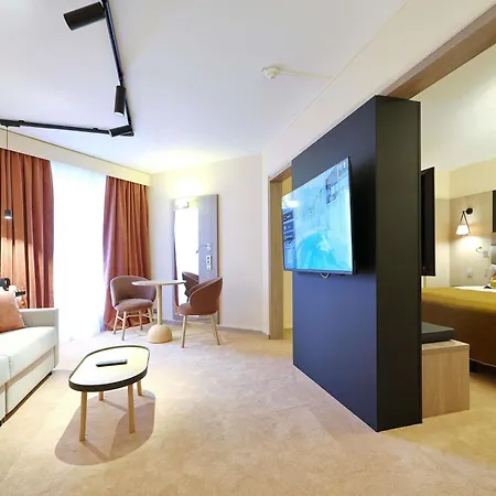 Mercure Centre Porte Des Alpes מלון