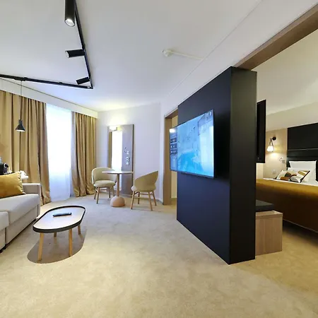 Mercure Centre Porte Des Alpes 4* גרנובל
