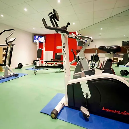 מלון Mercure Centre Porte Des Alpes