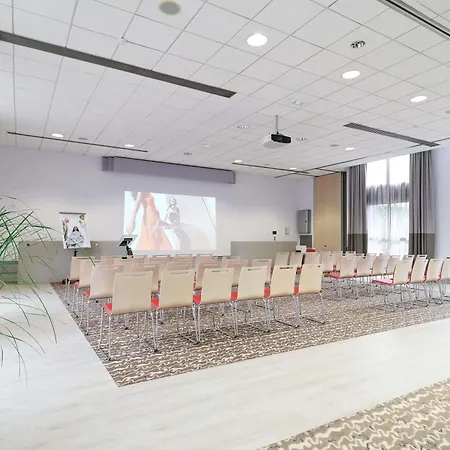 מלון Mercure Centre Porte Des Alpes