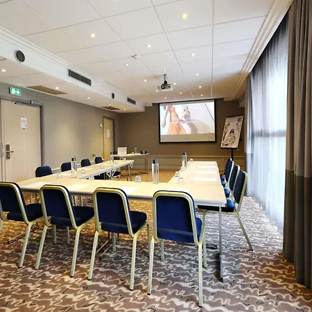 מלון Mercure Centre Porte Des Alpes גרנובל