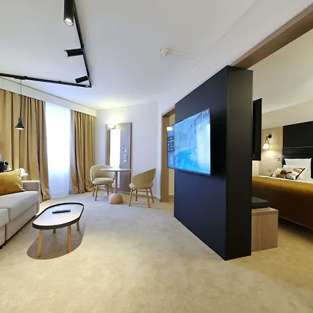 Mercure Centre Porte Des Alpes 4*