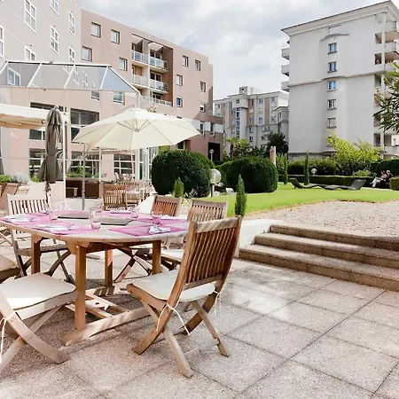 Mercure Centre Porte Des Alpes Hotel 4*
