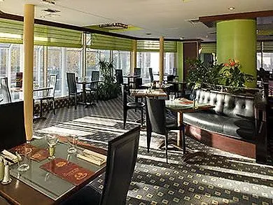 Otel Mercure Centre Porte Des Alpes 4*