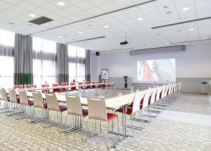 Mercure Centre Porte Des Alpes מלון 4*