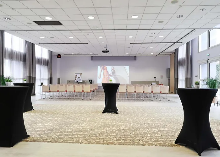 Mercure Centre Porte Des Alpes מלון 4*