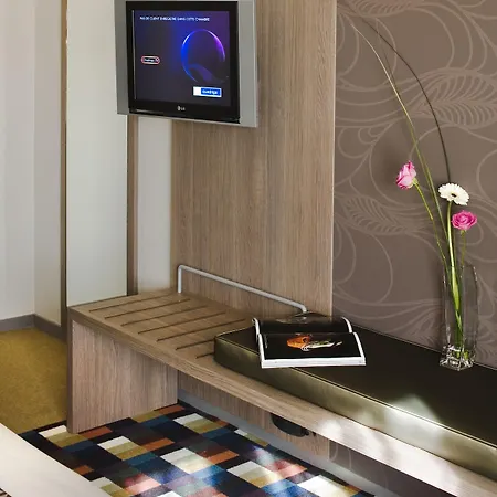 ホテル Mercure Centre Porte Des Alpes グルノーブル