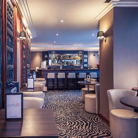 Mercure Centre Porte Des Alpes ホテル 4*