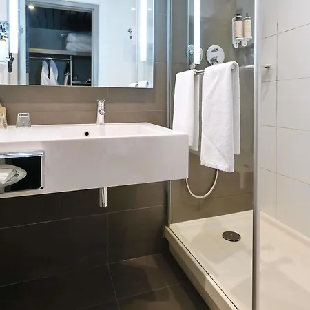 Mercure Centre Porte Des Alpes Hotel 4*