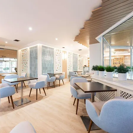 ホテル Mercure Centre Porte Des Alpes グルノーブル